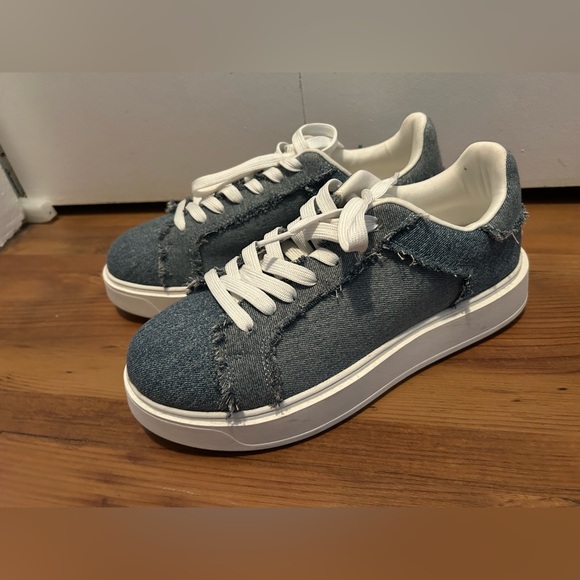 Torrid Chunky Lace-Up Sneakers - Picture 5 of 7